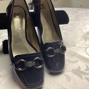 ANNE KLEIN. NAVY BLUE LOAFERS FLATS size 6 💙💙💙💙